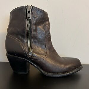 Frye Leslie Leather Zip-Up Ankle Boot (#76751)